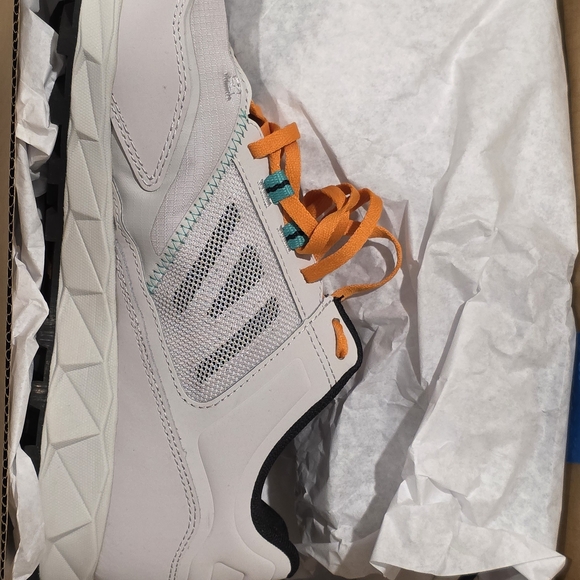 Columbia Mens Flow District Sneaker - Picture 1 of 3